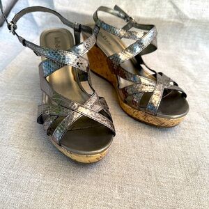Pewter Silver Snakeskin Cork Wedge Sandal 10. Vey Good condition. 3.25” heel Y2K